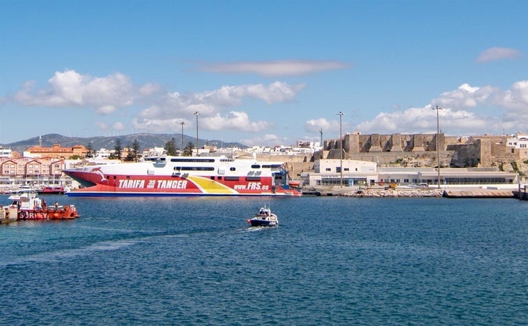 El Puerto de Tarifa ha cerrado el tráfico debido al temporal de levante