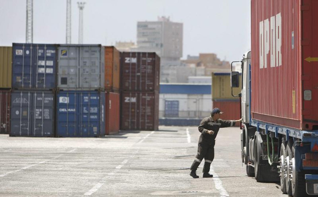 Imagen de la terminal de contenedores del puerto de Cádiz.