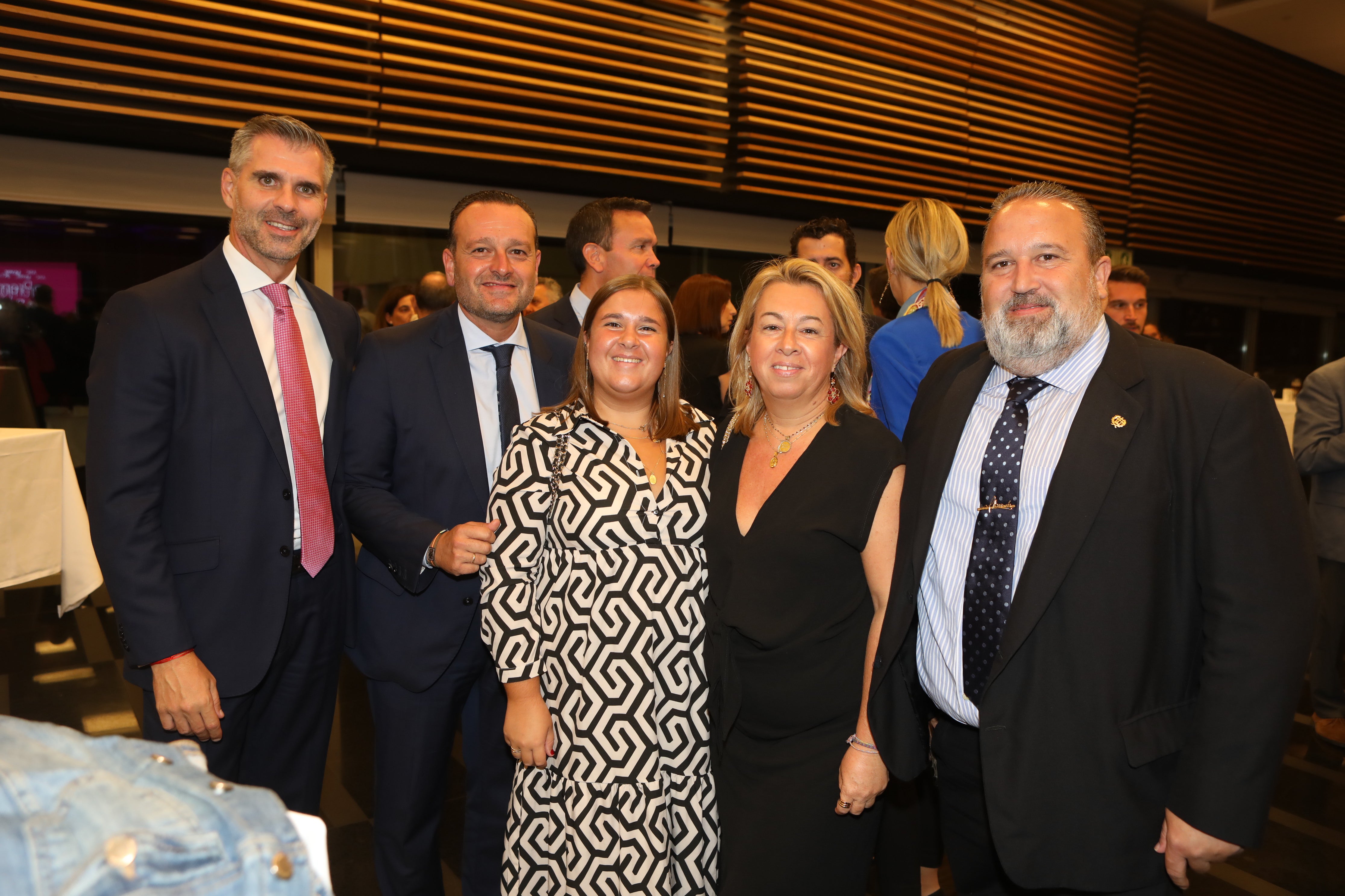 Jesús Velázquez, Sergio González, María Garrido, Raquel Rey y Manolo Garrido.