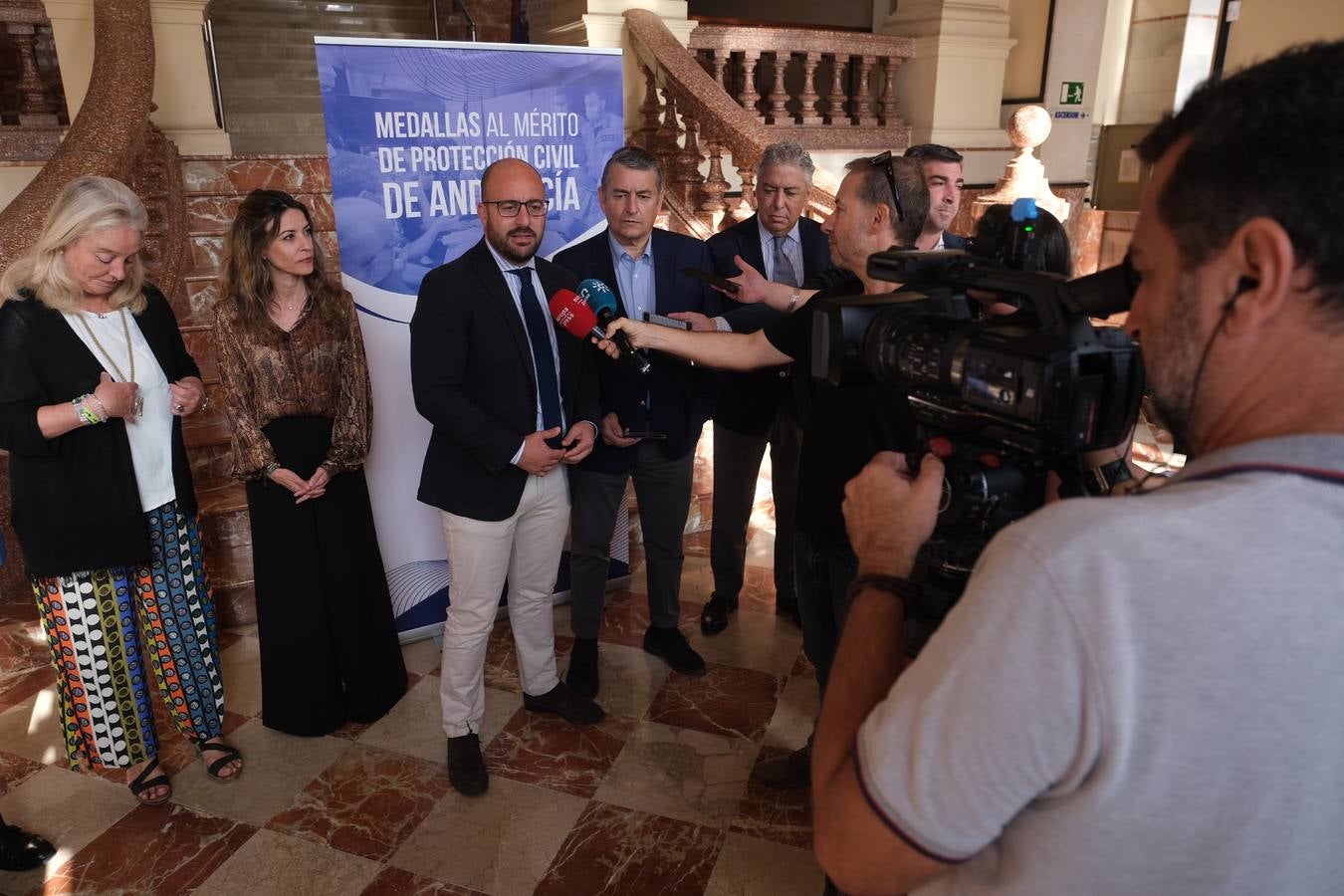 Fotos: Entrega de las Medallas de Oro al Mérito de Protección Civil a las agrupaciones del voluntariado de Cádiz