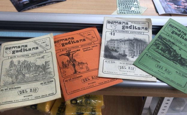 Míticas ediciones de 'Semana gaditana', una revista que se repartía por Cádiz en la década de los 80.