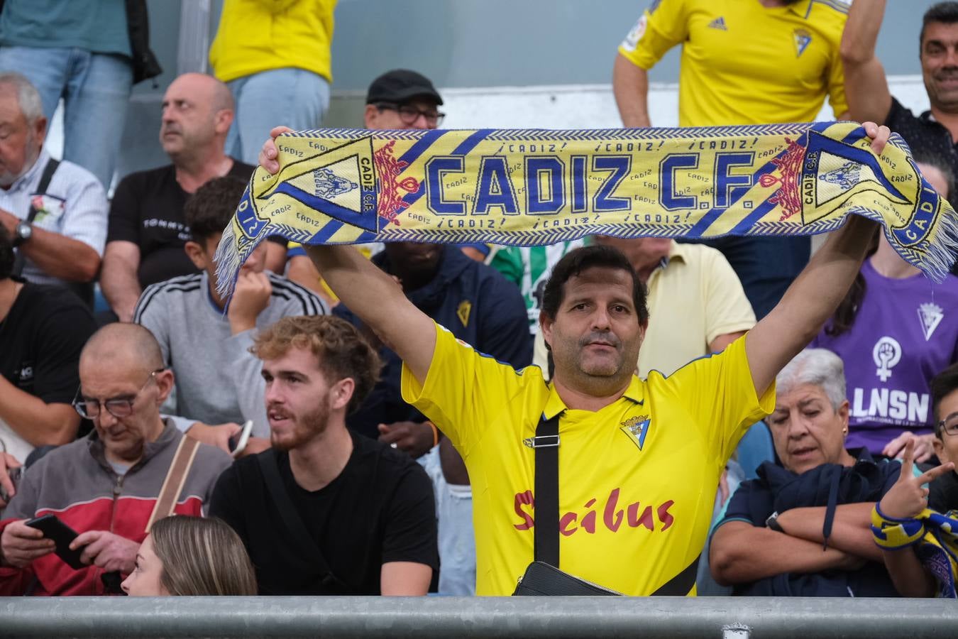 ¿Has estado en el Estadio viendo el Cádiz CF-Real Betis? Búscate en estas imágenes