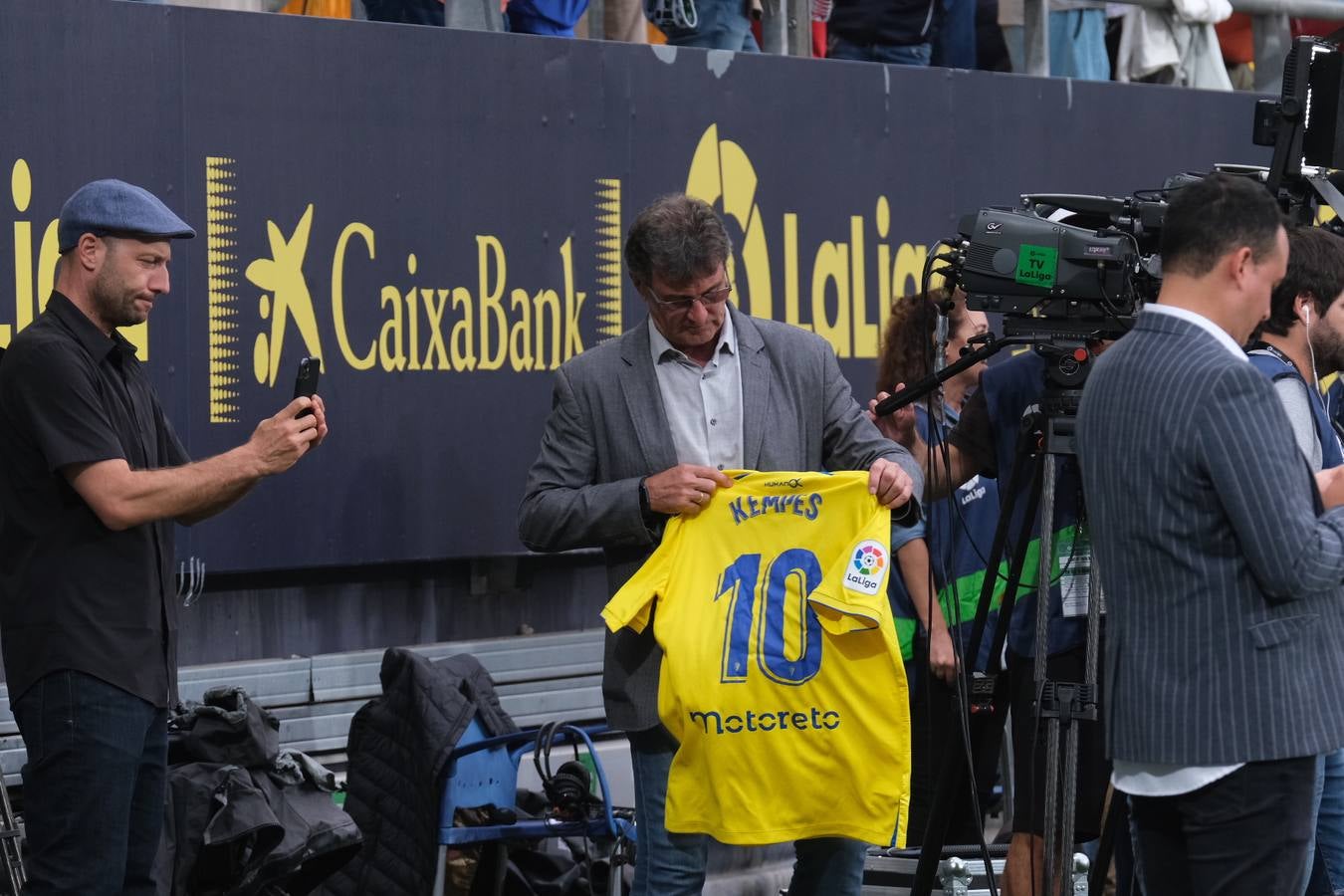 ¿Has estado en el Estadio viendo el Cádiz CF-Real Betis? Búscate en estas imágenes