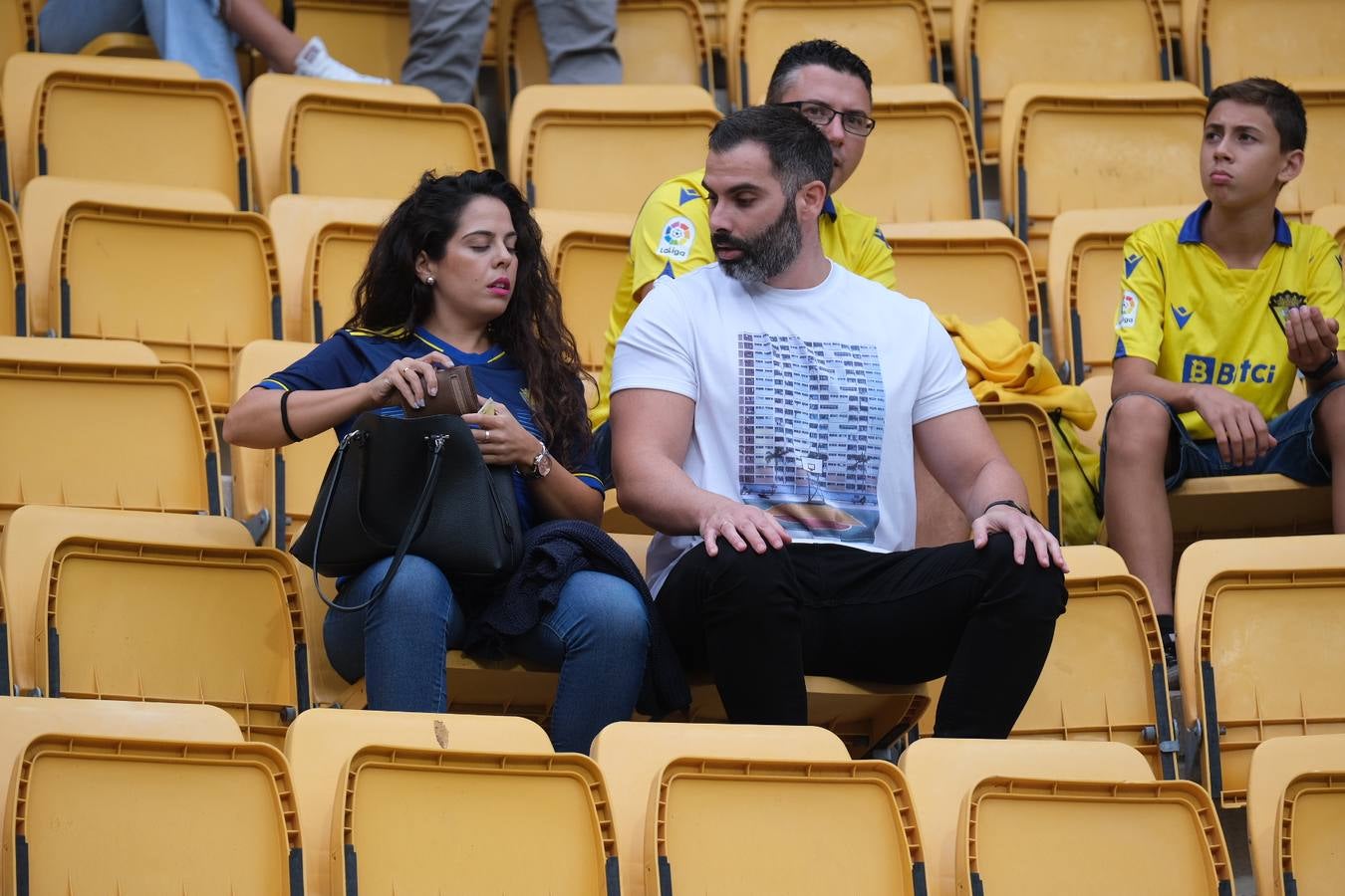 ¿Has estado en el Estadio viendo el Cádiz CF-Real Betis? Búscate en estas imágenes