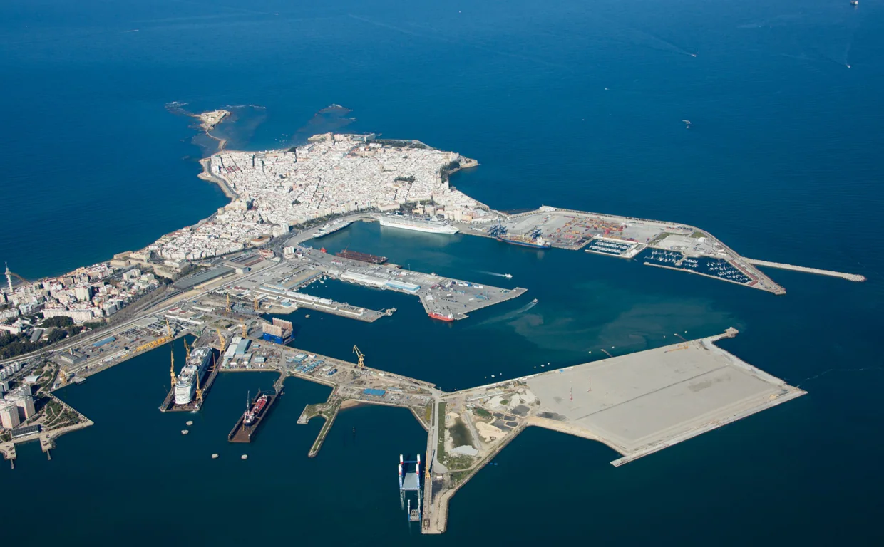 El puerto de Cádiz toma más impulso y agiliza las inversiones para su puesta a punto