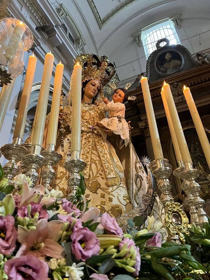 Fotos: La Virgen del Rosario de la parroquia, por las calles