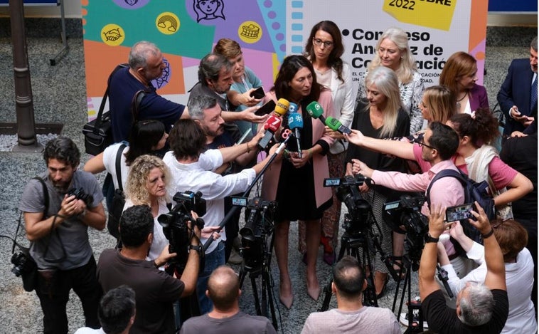 Las consejeras de Educación e Igualdad, en la inauguración del Congreso de Coeducación en Cádiz.