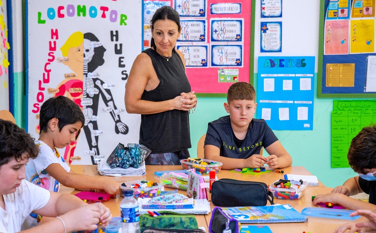 Las familias ya podrán solicitar el cheque escolar de 100 euros en Andalucía hasta el próximo 9 de noviembre