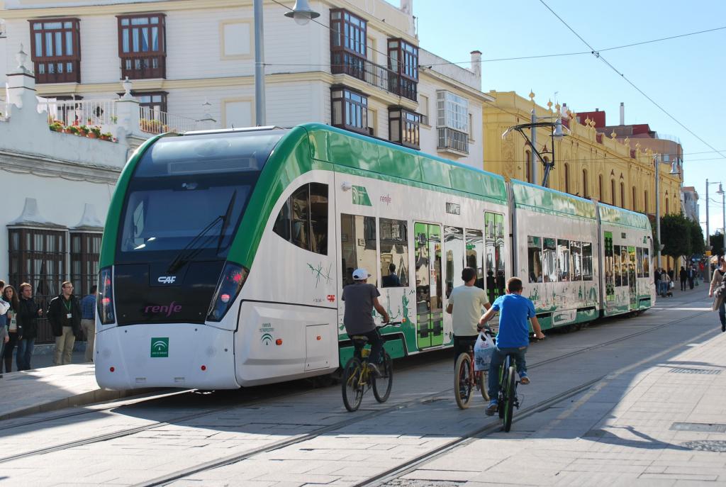 Imágenes históricas: Los años de obras del tranvía de la Bahía de Cádiz