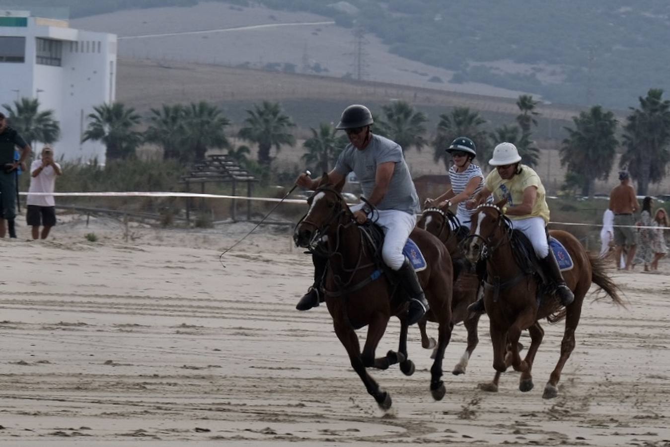 FOTOS: Carreras de caballos en la playa de Zahara de los Atunes