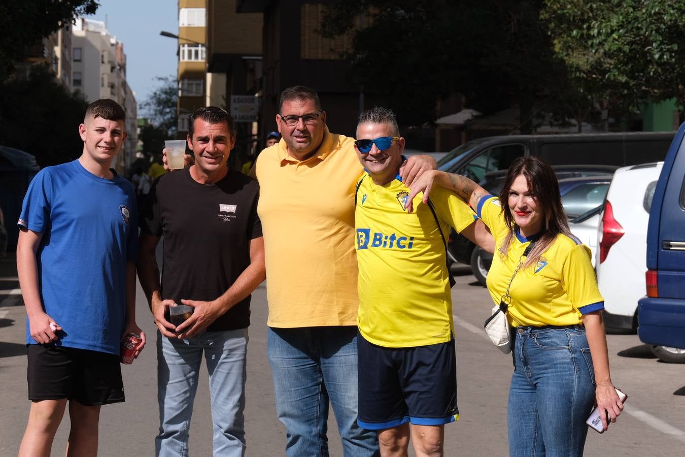 Búscate en el Cádiz - Atlético: el gran ambiente en Carranza, en imágenes