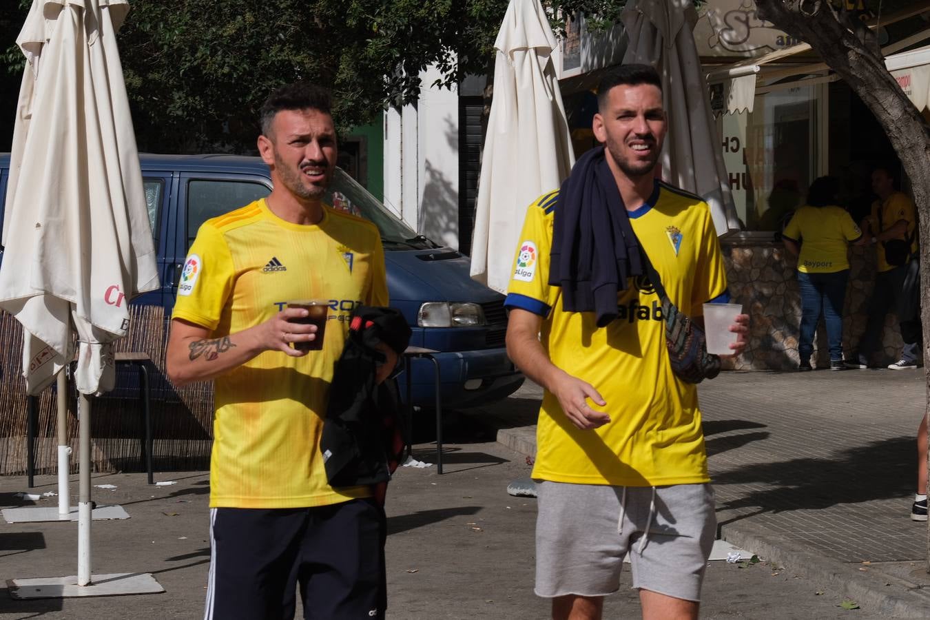 Búscate en el Cádiz - Atlético: el gran ambiente en Carranza, en imágenes