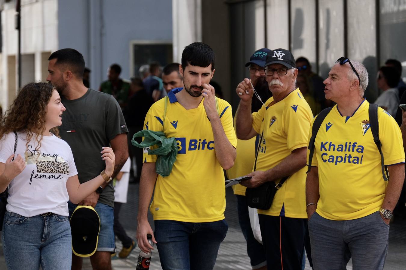 Búscate en el Cádiz - Atlético: el gran ambiente en Carranza, en imágenes