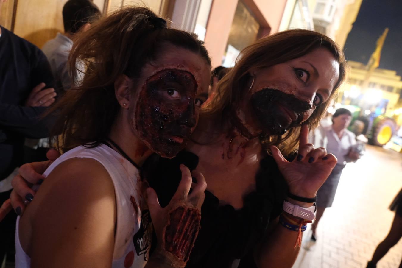 Fotos: La Cabalgata de Cruella de Vil recorre el centro de El Puerto