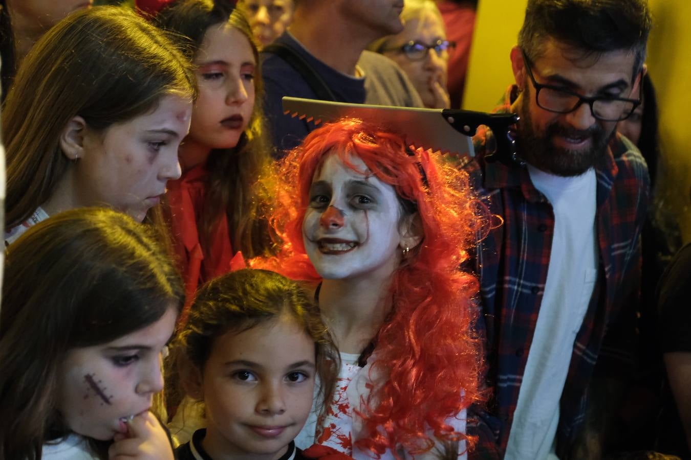 Fotos: La Cabalgata de Cruella de Vil recorre el centro de El Puerto