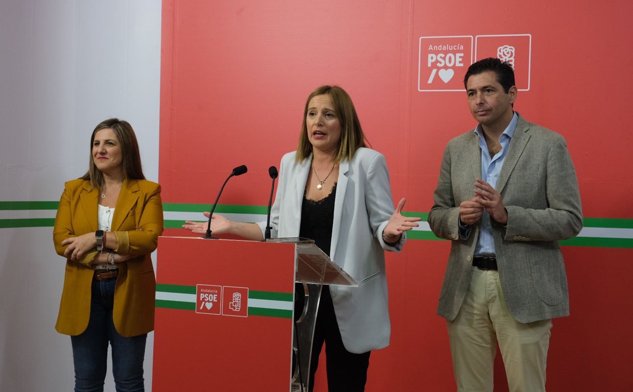 Dirigentes del PSOE de Cádiz, en la sede de Cádiz.