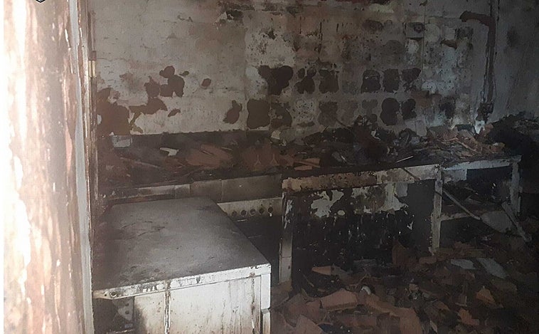 Un incendio destruye una casa en Chiclana