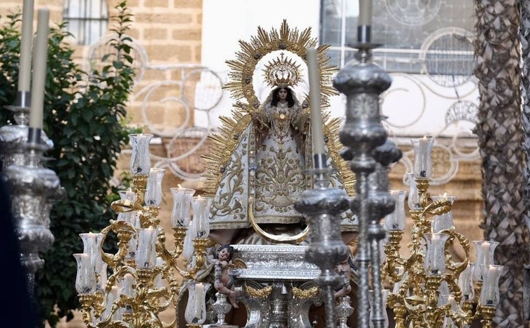 Así ha sido la procesión de la Virgen de la Palma en Cádiz