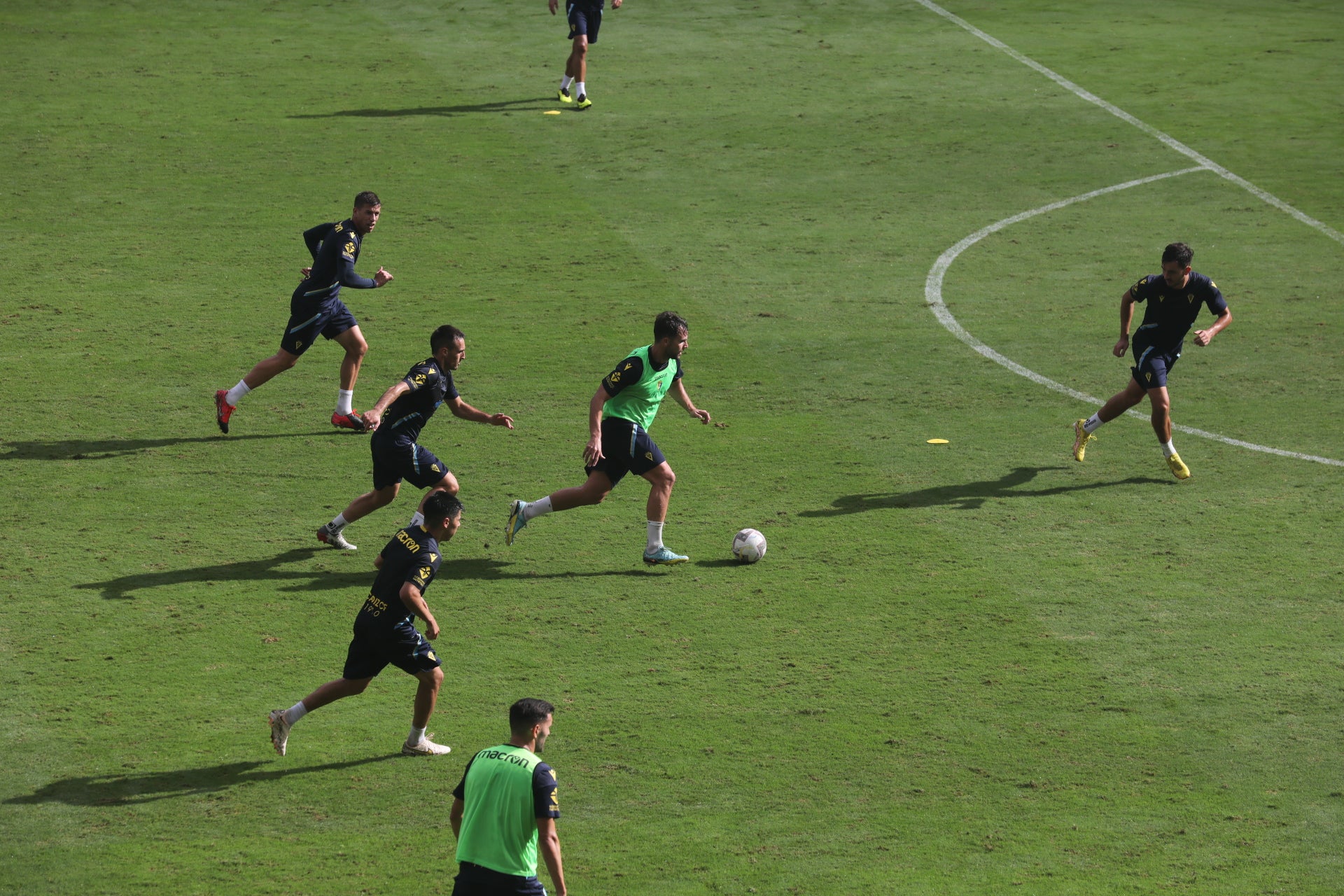 Fotos: la ilusión de los niños llena el Estadio del Cádiz CF