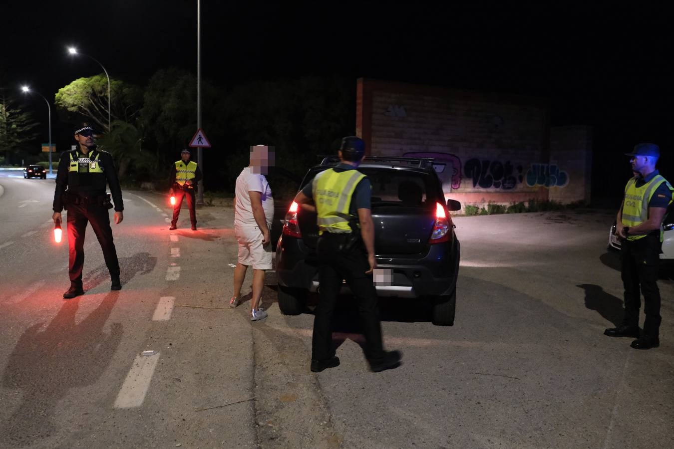 Fotos: De patrulla por los caños de Sancti Petri