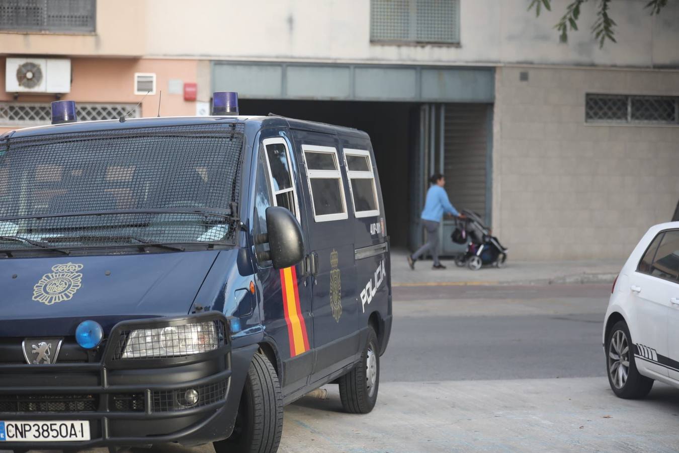 Las imágenes del importante operativo policial en Rota y Chipiona