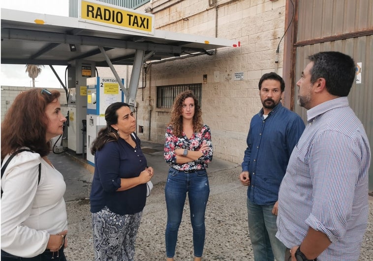 El PSOE de Cádiz pide una parada de taxi en el entorno de la Punta de San Felipe