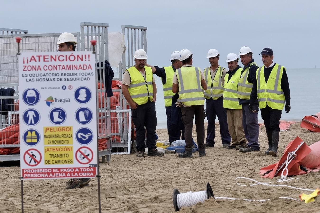 El Puerto se prepara para combatir un vertido de 3.000 toneladas de fueloil