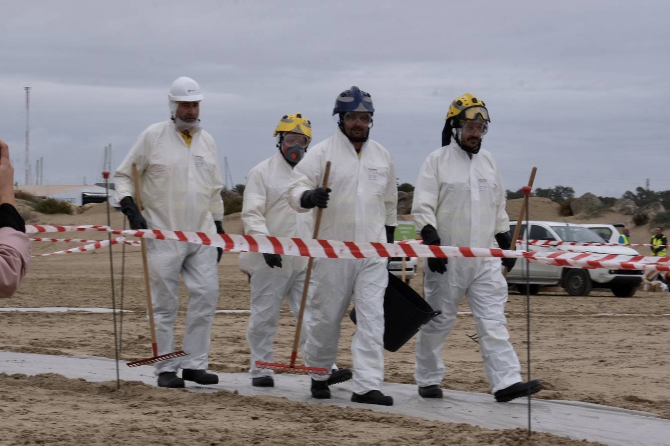 El Puerto se prepara para combatir un vertido de 3.000 toneladas de fueloil