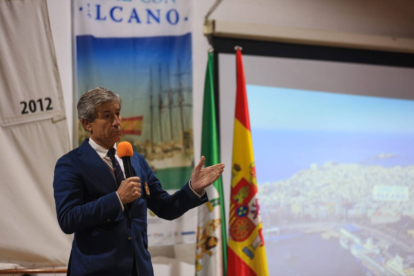 Fotos: El navegante británico Jimmy Cornell recibe el premio Juan Sebastián Elcano en Cádiz