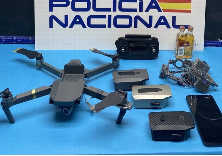 Pillados cuando trataban de meter un móvil y botellas de whisky con un dron en la prisión de Puerto II