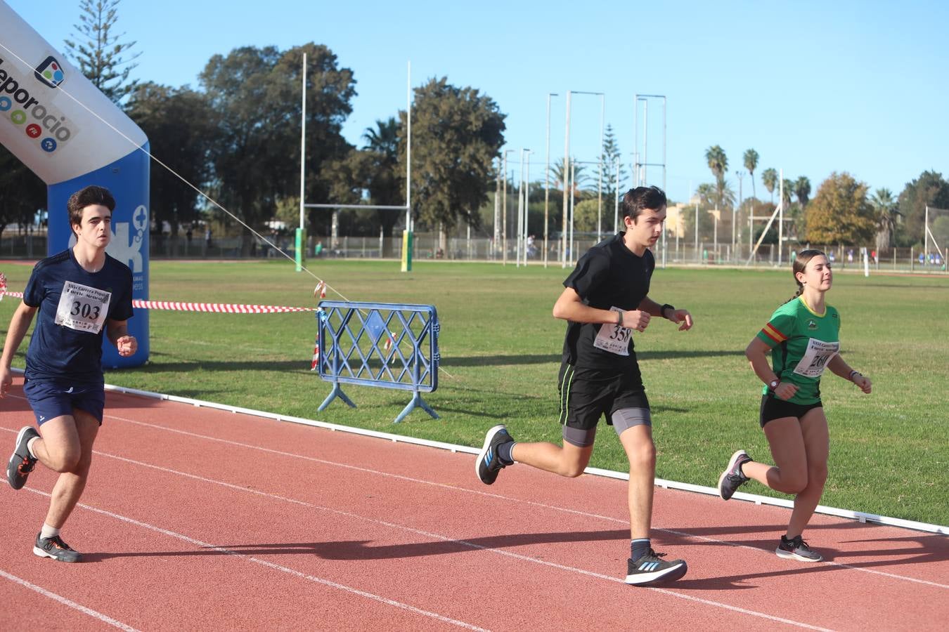 Fotos: El Puerto vibra con la Carrera Popular Puerto Menesteo