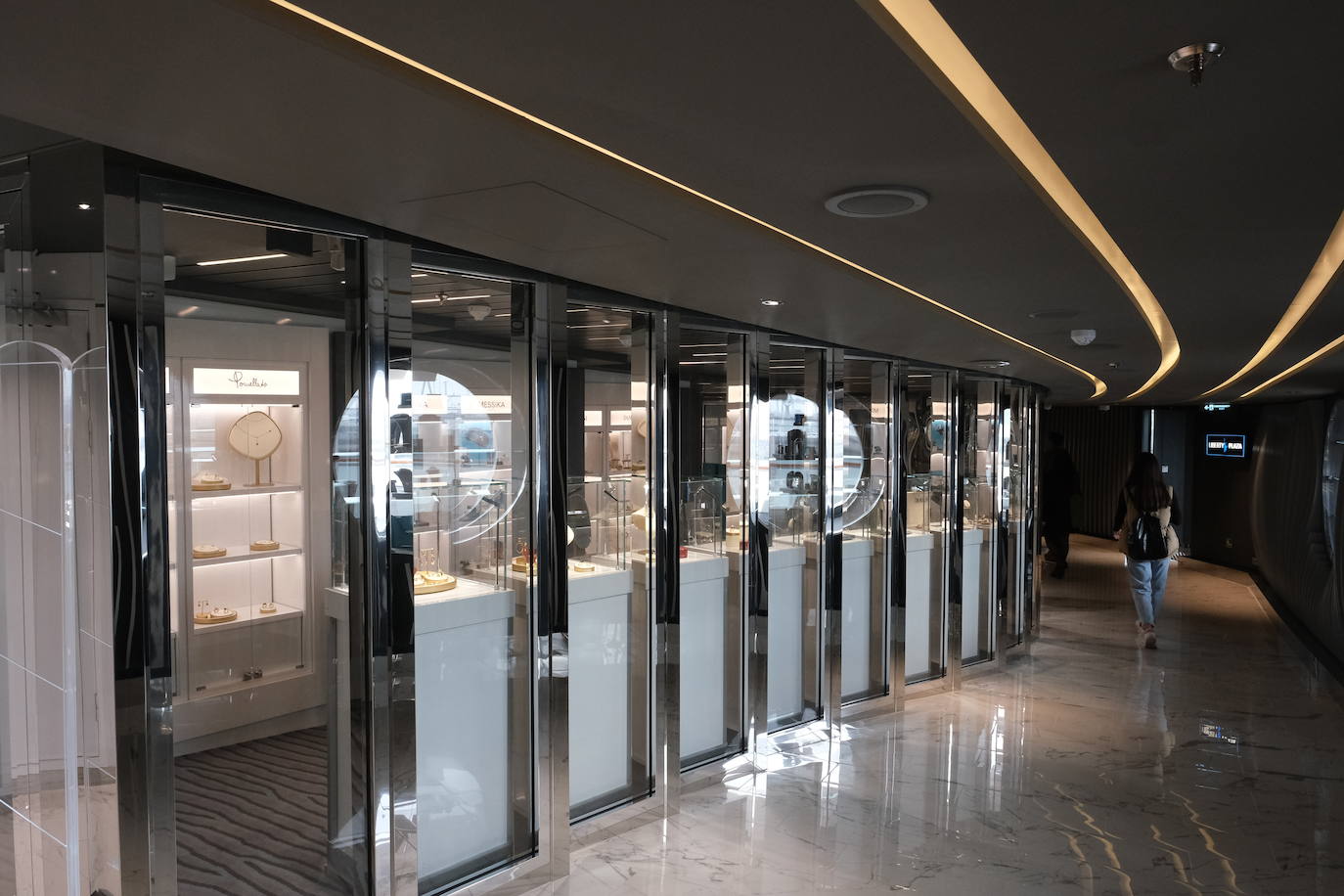 Así es el nuevo MSC Seascape que visita Cádiz antes de su estreno en Nueva York