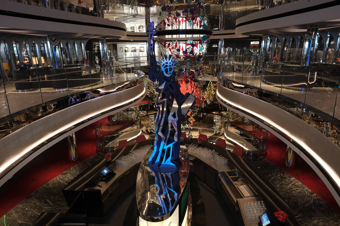 Así es el nuevo MSC Seascape que visita Cádiz antes de su estreno en Nueva York