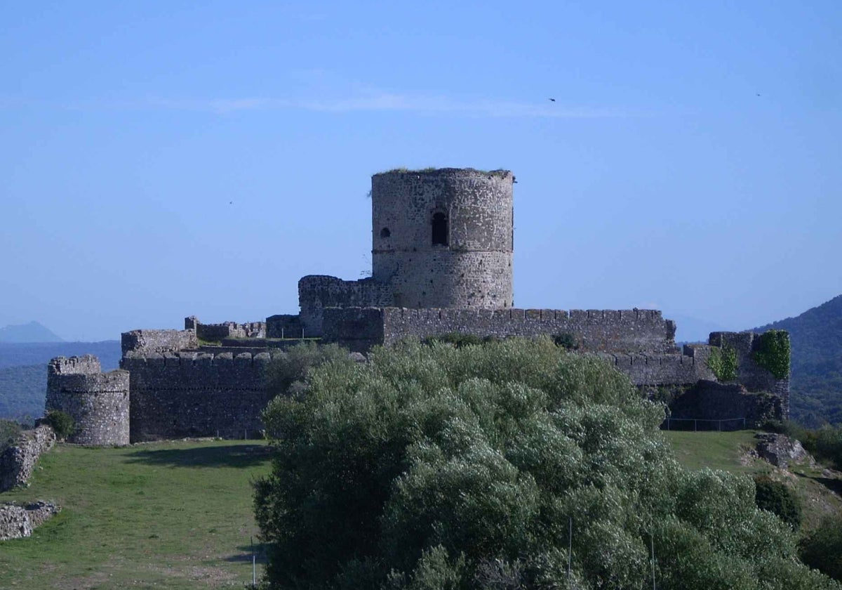 Imagen del castillo de Jimena.