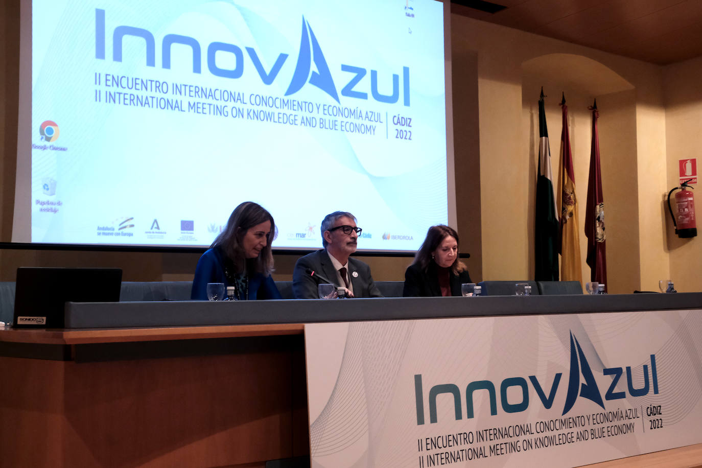 Fotos: Así ha sido el primer día del II Encuentro Internacional de Conocimiento y Economía Azu