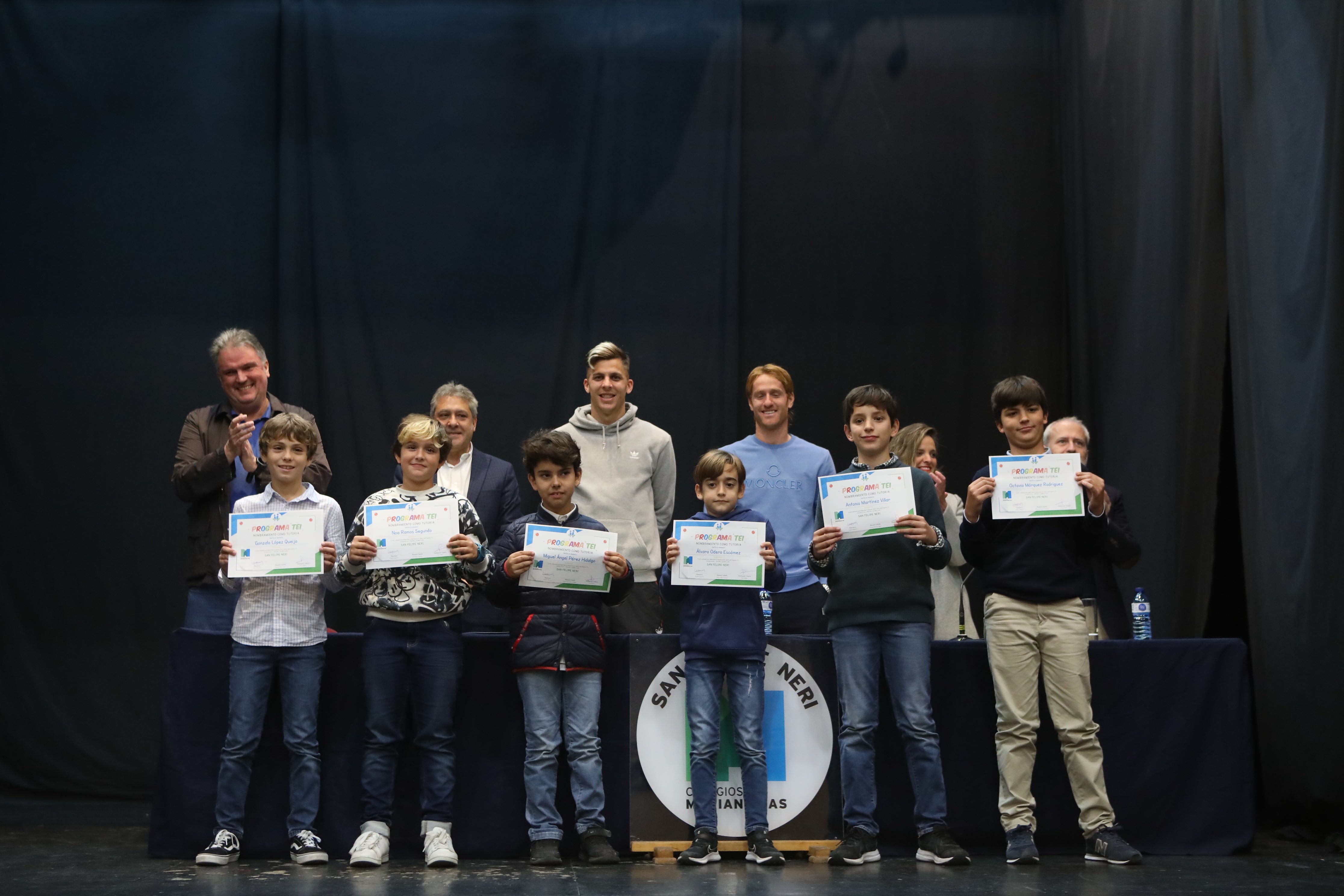 Fotos: Entrega de diplomas del programa TEI a los alumnos de San Felipe Neri