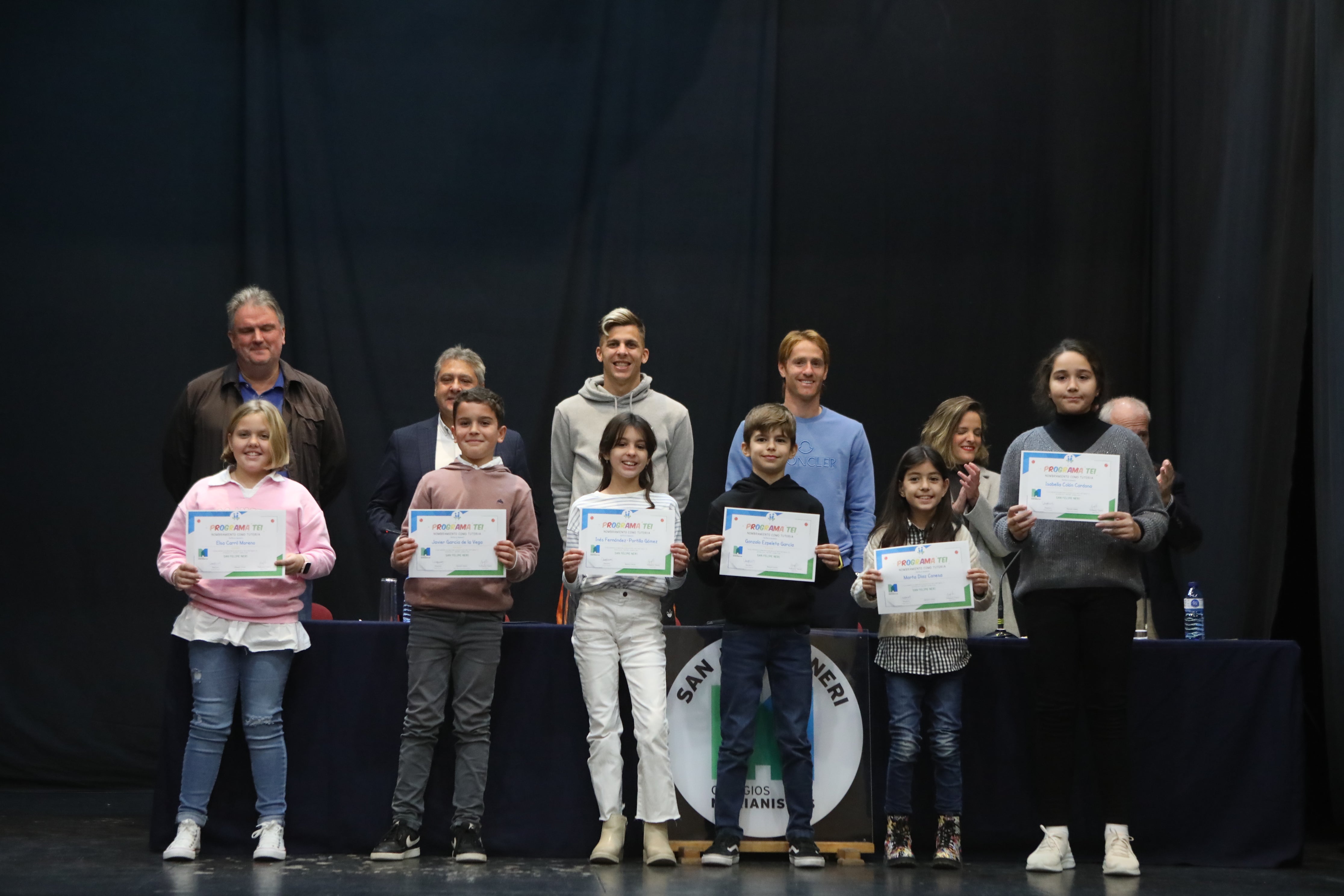 Fotos: Entrega de diplomas del programa TEI a los alumnos de San Felipe Neri