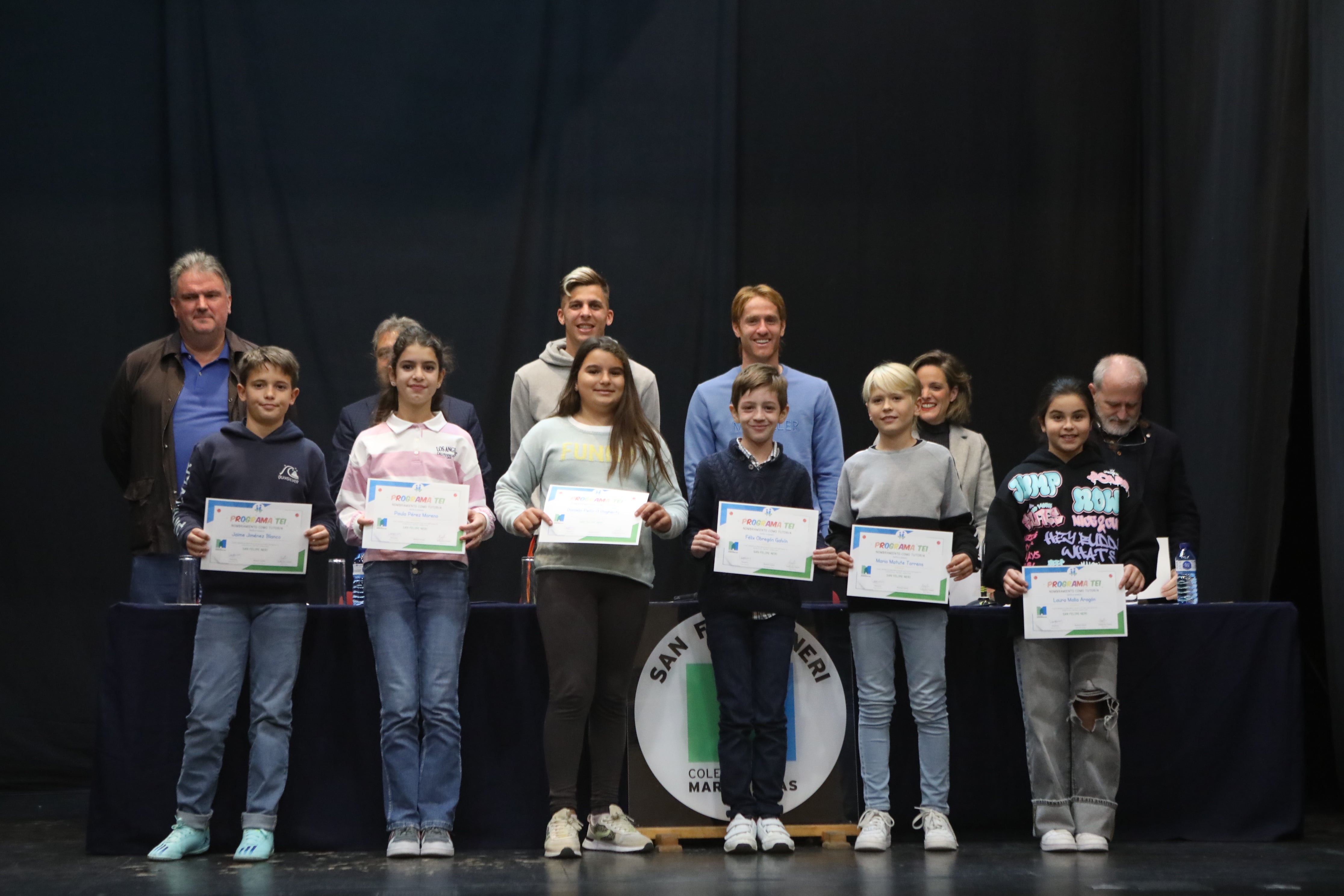 Fotos: Entrega de diplomas del programa TEI a los alumnos de San Felipe Neri