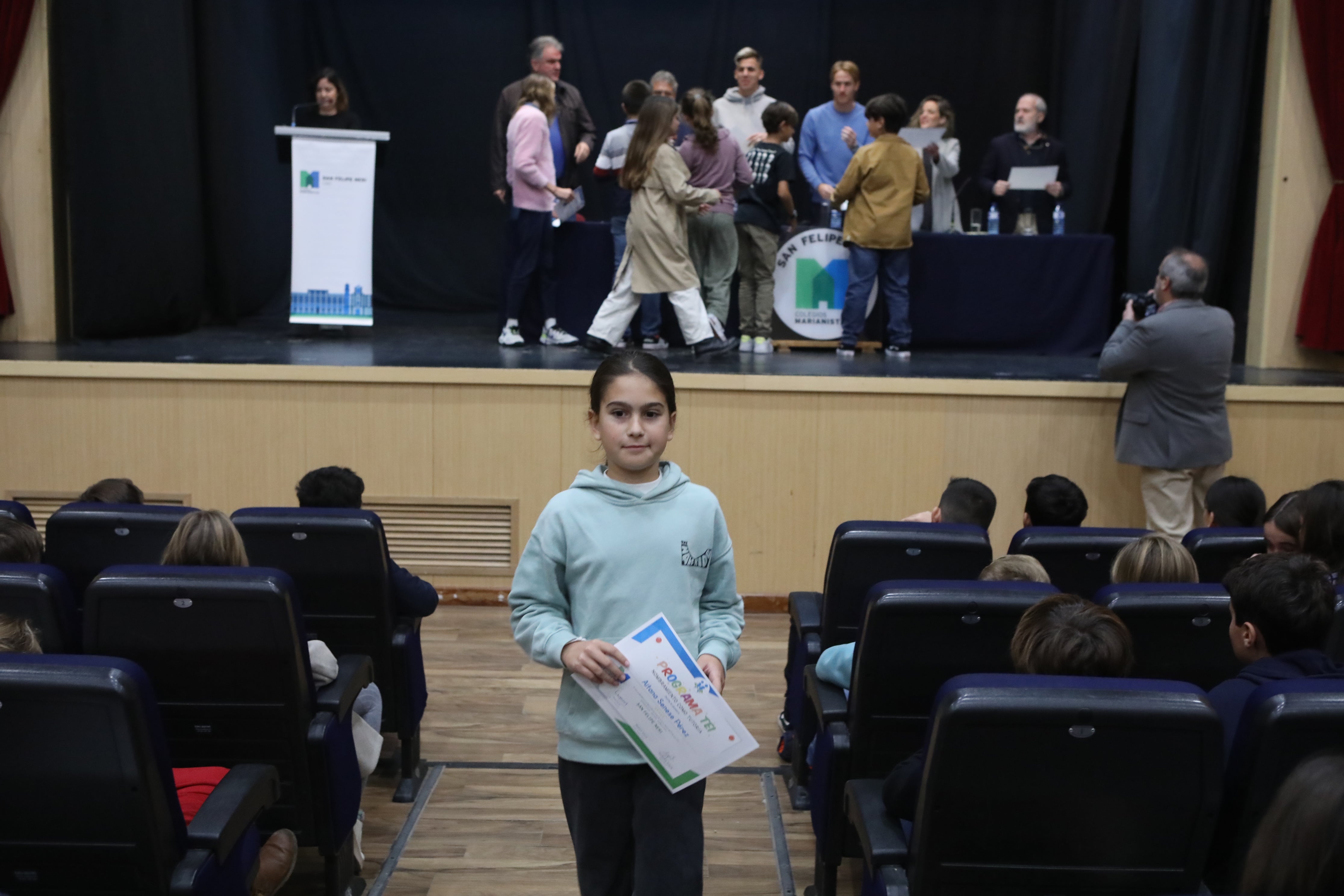 Fotos: Entrega de diplomas del programa TEI a los alumnos de San Felipe Neri