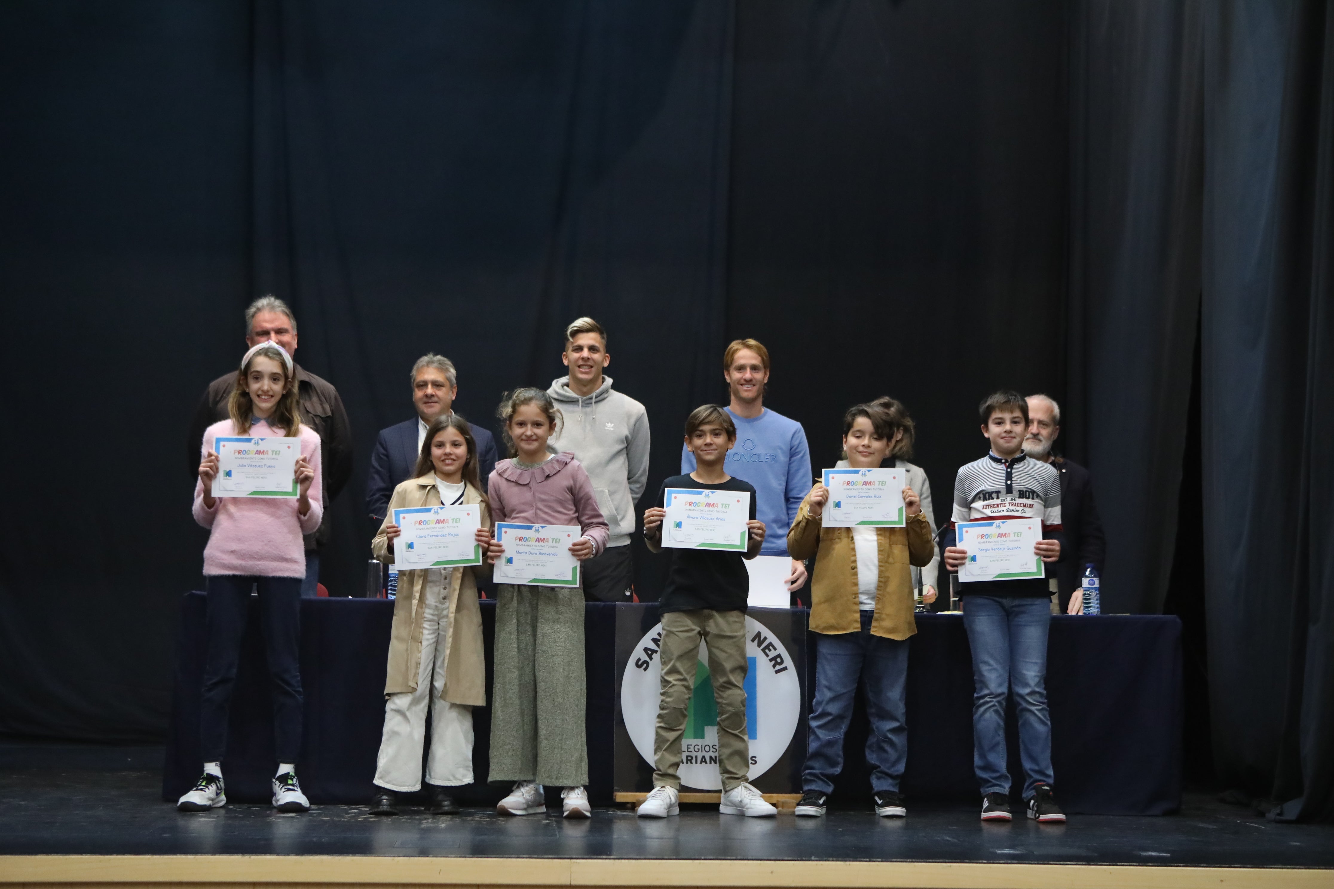 Fotos: Entrega de diplomas del programa TEI a los alumnos de San Felipe Neri