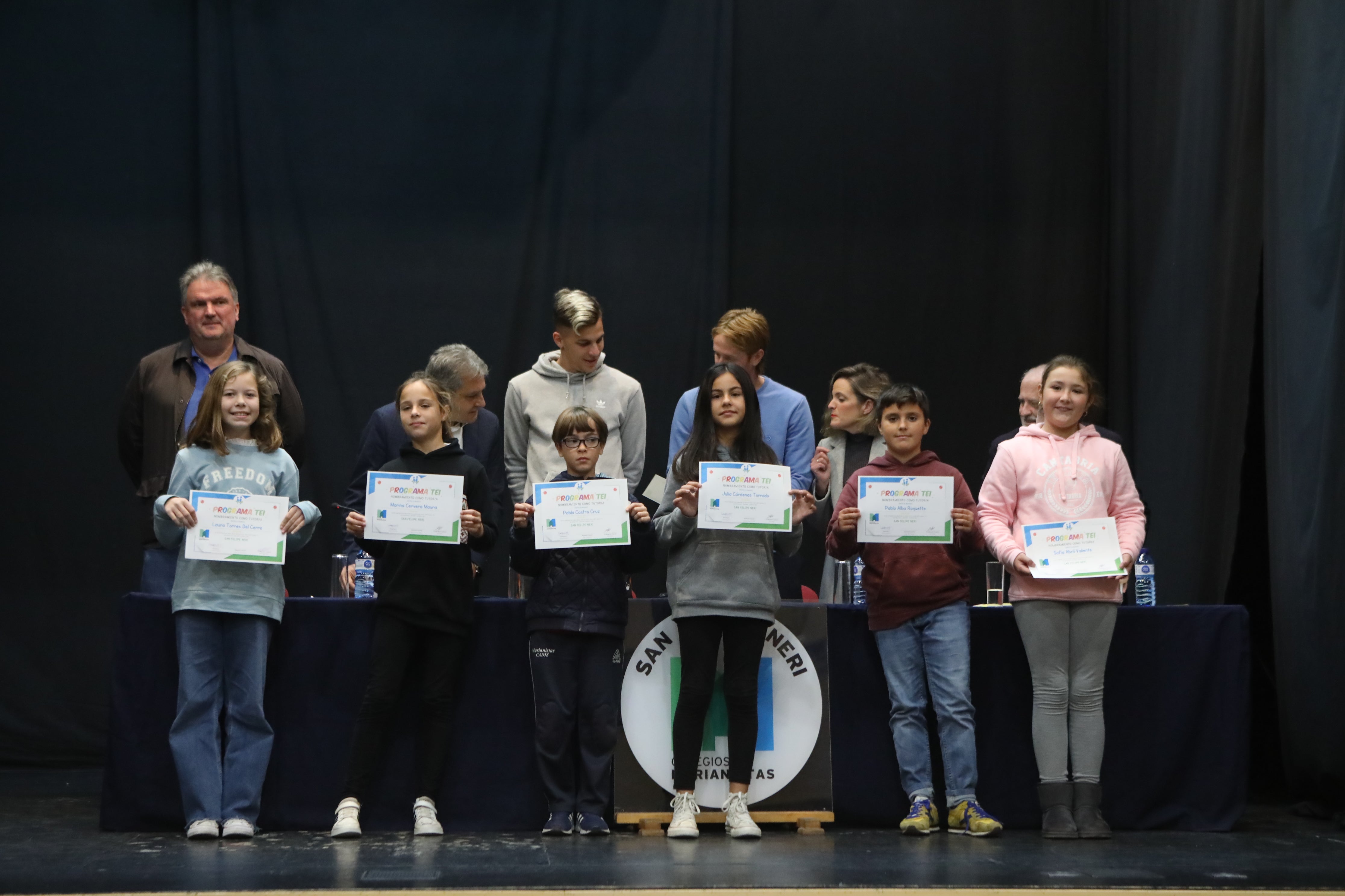 Fotos: Entrega de diplomas del programa TEI a los alumnos de San Felipe Neri