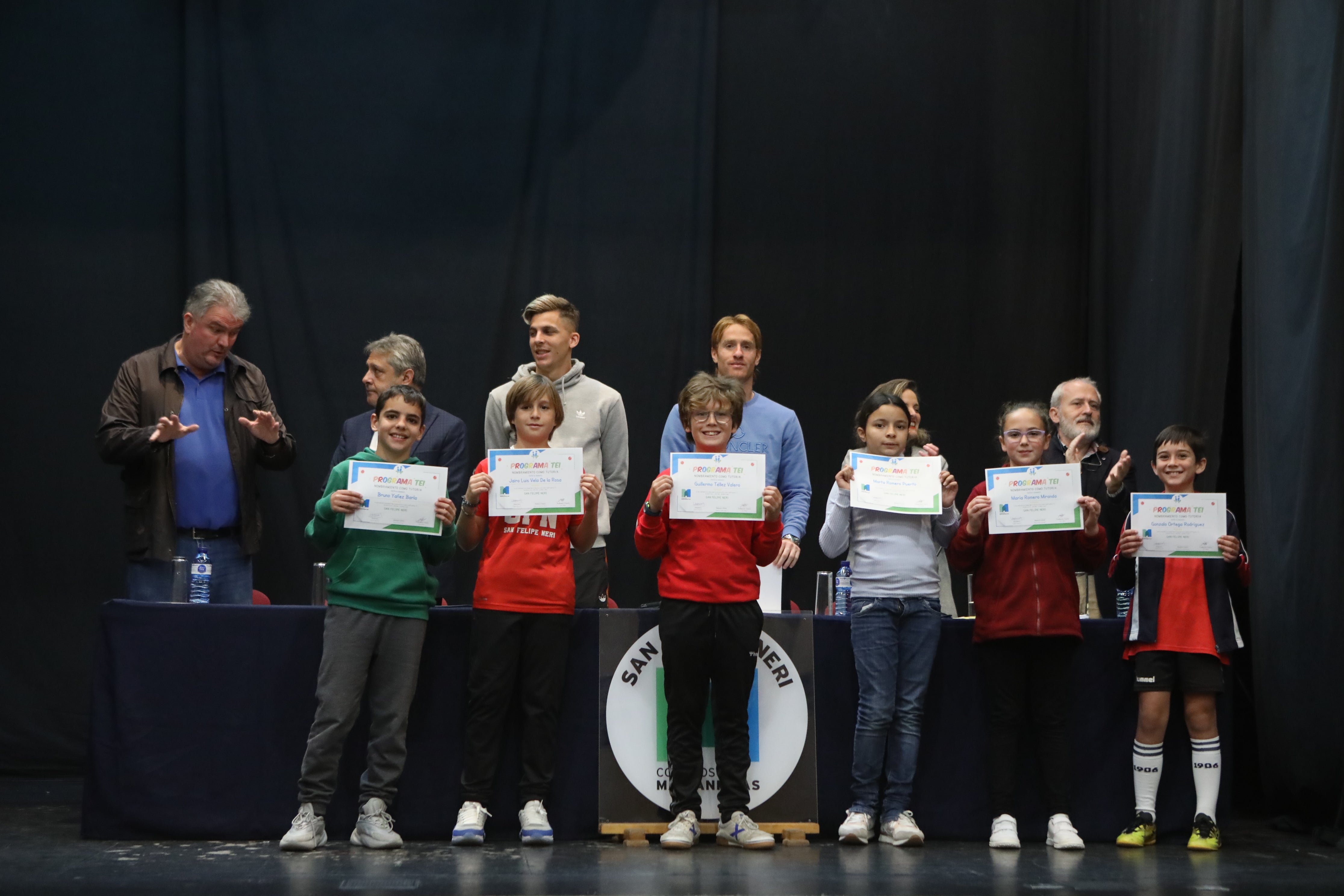 Fotos: Entrega de diplomas del programa TEI a los alumnos de San Felipe Neri