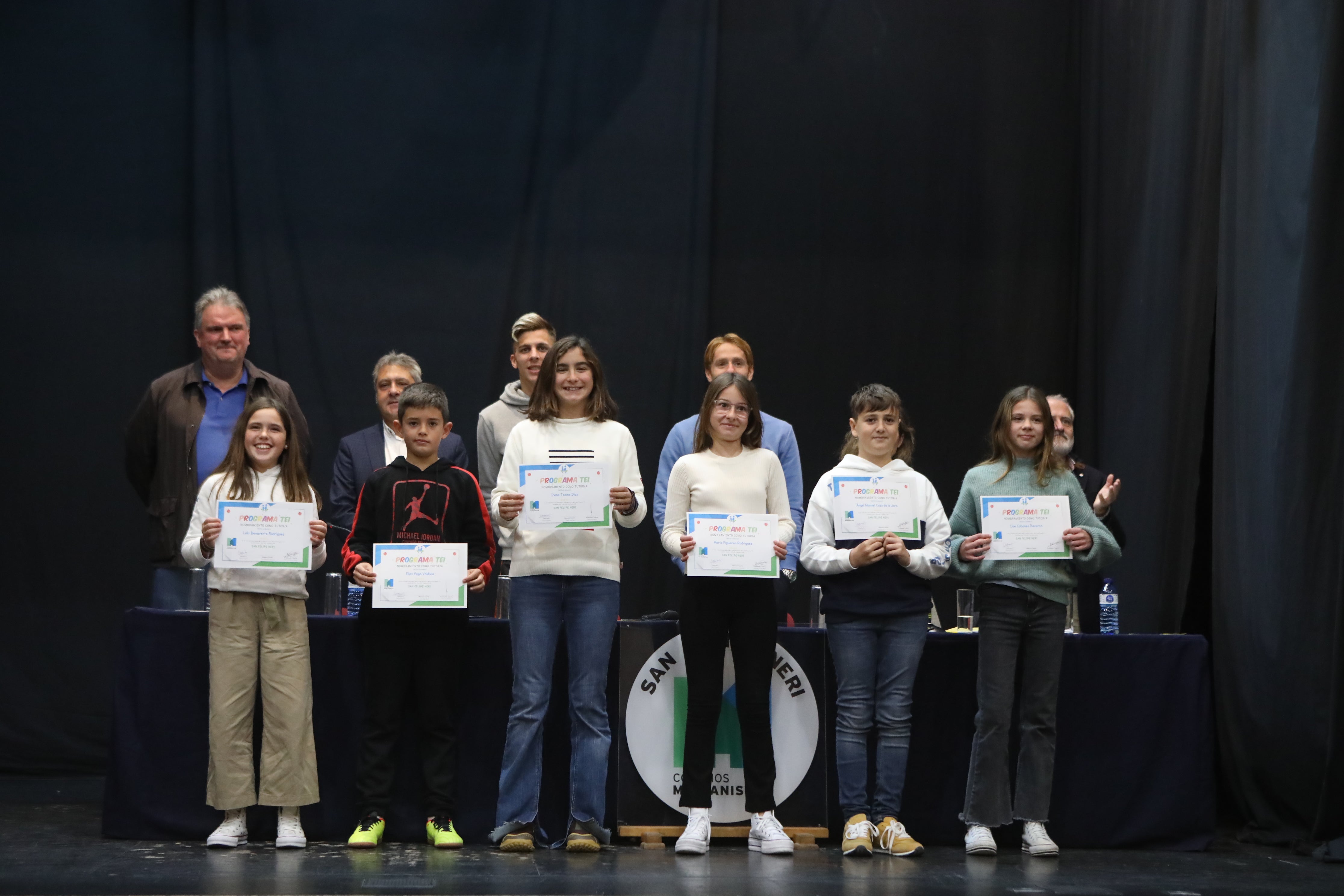 Fotos: Entrega de diplomas del programa TEI a los alumnos de San Felipe Neri