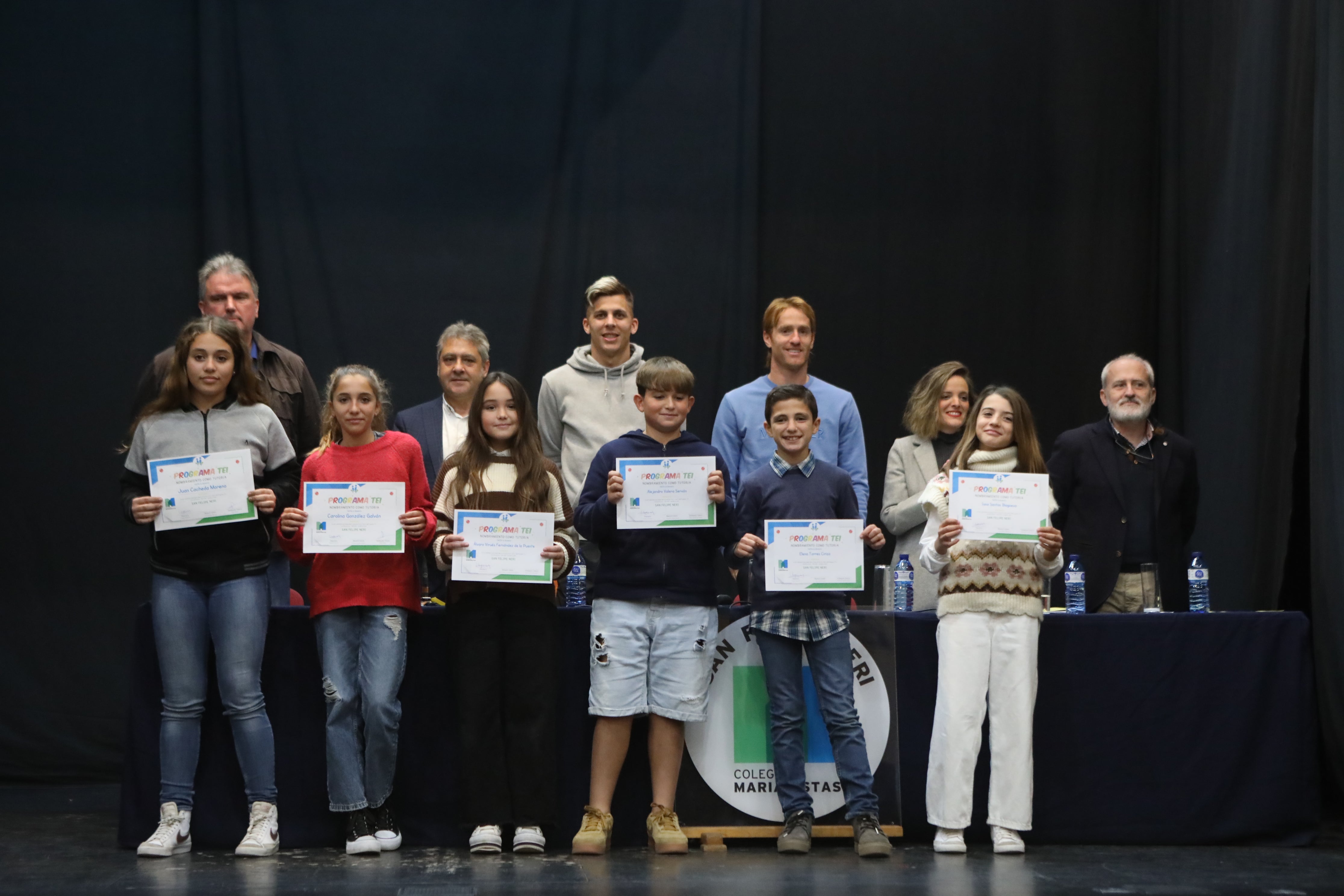 Fotos: Entrega de diplomas del programa TEI a los alumnos de San Felipe Neri