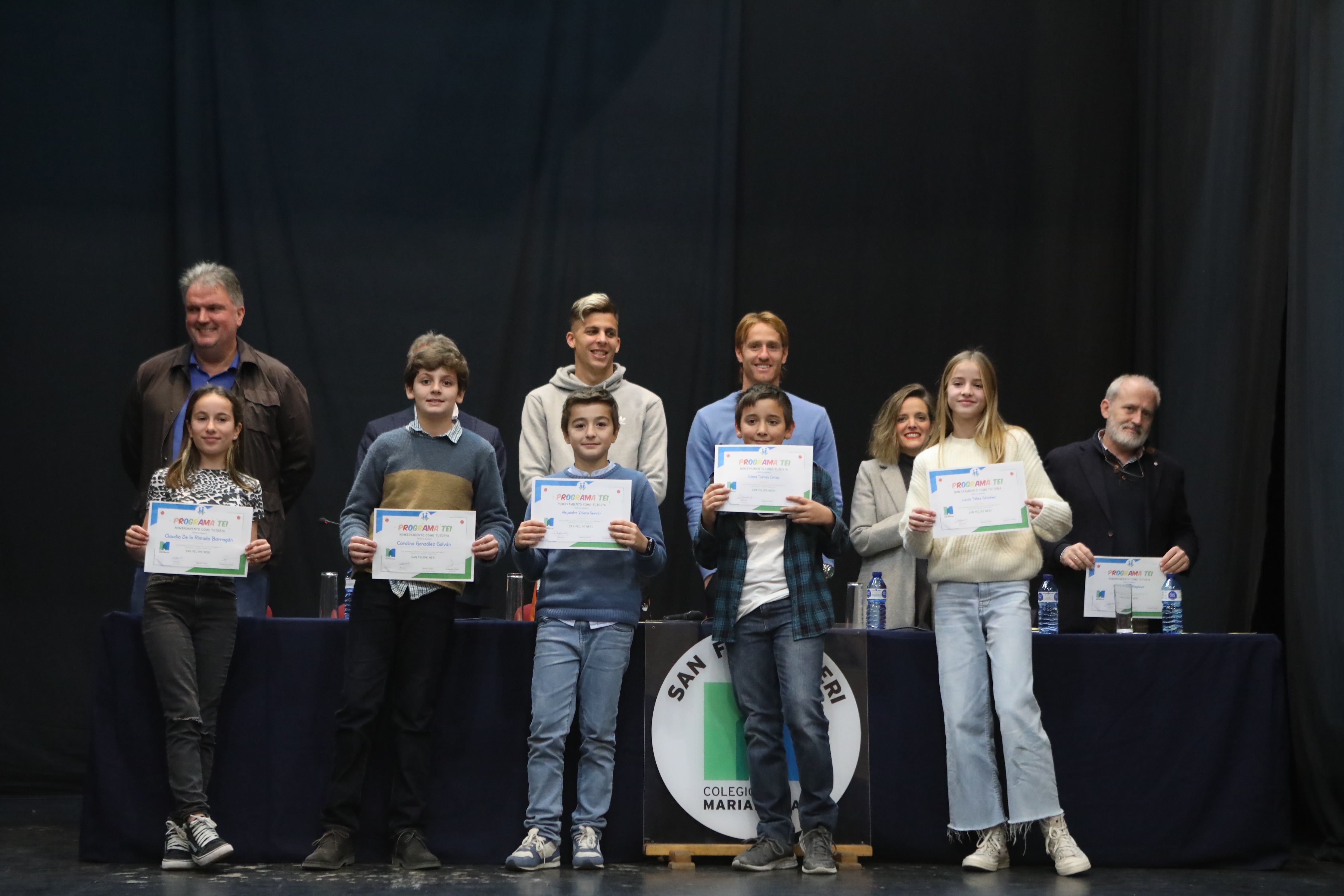 Fotos: Entrega de diplomas del programa TEI a los alumnos de San Felipe Neri