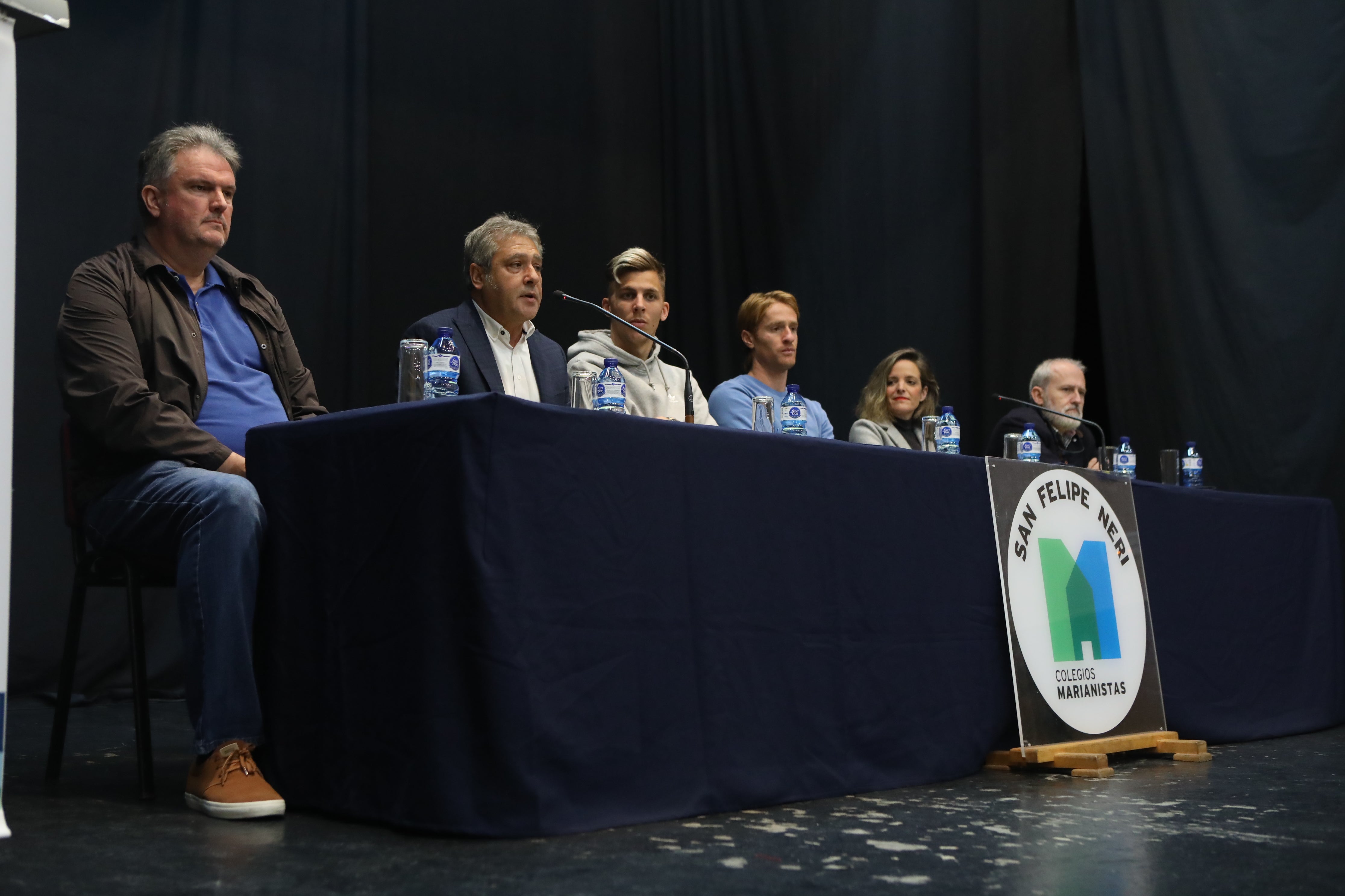 Fotos: Entrega de diplomas del programa TEI a los alumnos de San Felipe Neri