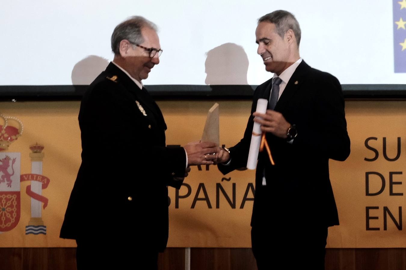 Fotos: Homenaje a destacados gaditanos en el 44 aniversario de la Constitución