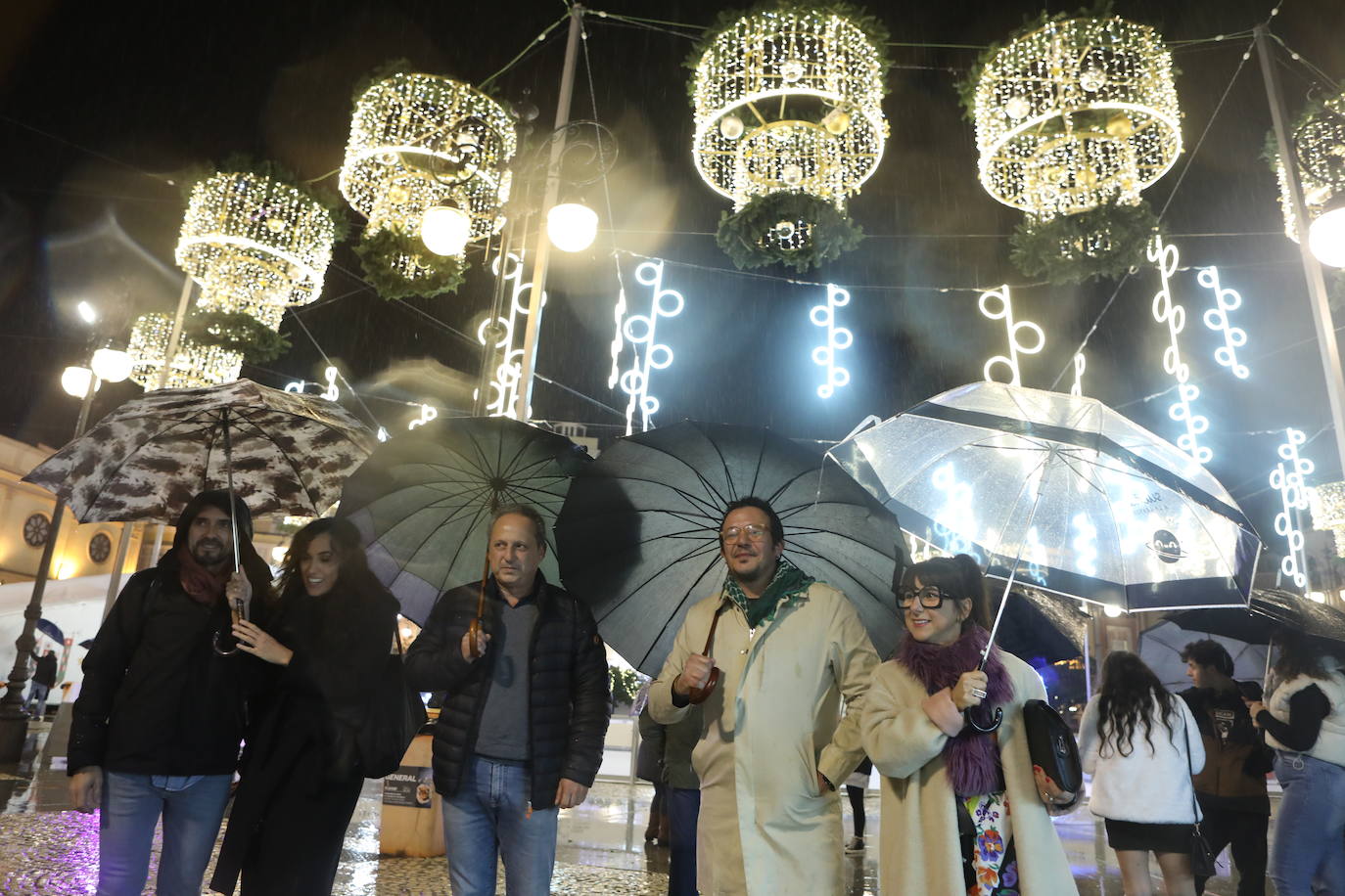 Fotos: El alumbrado navideño de Cádiz se queda a medias