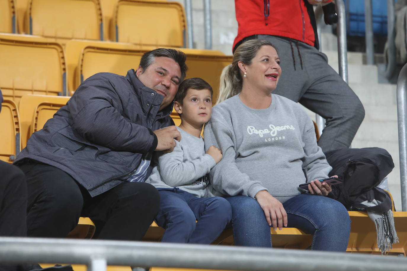 Fotos: Búscate en el partido Cádiz - Manchester United