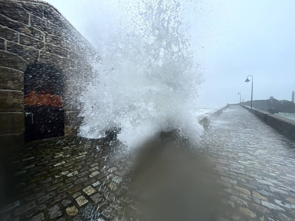 Fotos: El temporal de viento y lluvia en Cádiz, en imágenes